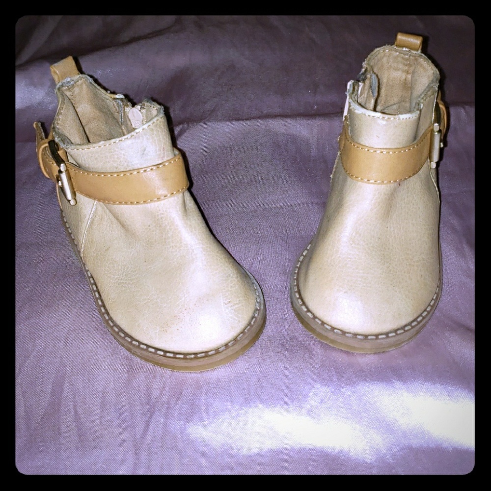 Baby girl boot
